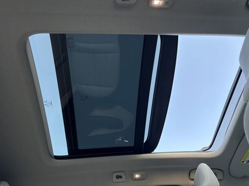 New 2026 Volvo XC40 B5 Ultra image 28