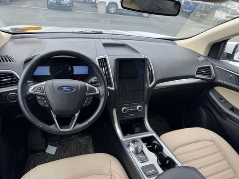 Used 2022 Ford Edge SEL w/ Convenience Package image 8