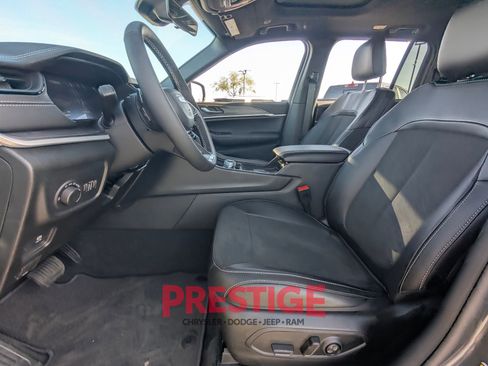 New 2026 Jeep Grand Cherokee Altitude AWD/4WD image 22