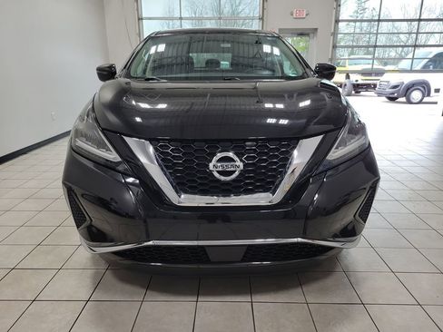 Used 2019 Nissan Murano S image 2