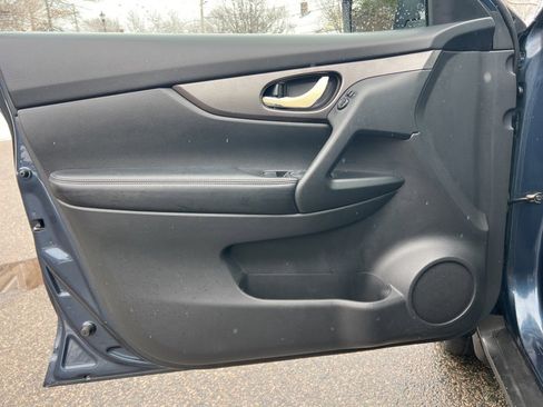 Used 2015 Nissan Rogue S image 10