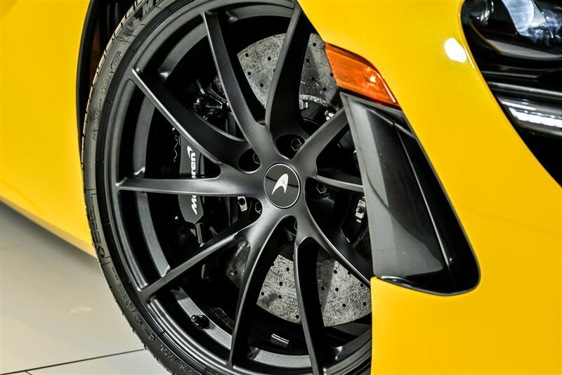 Used 2021 McLaren 720S Performance RWD image 4