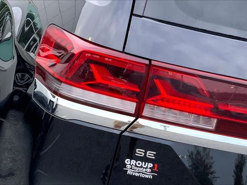 Used 2025 Volkswagen Atlas SE FWD image 25