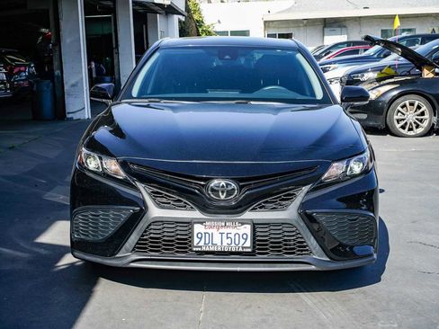Used 2022 Toyota Camry SE image 6