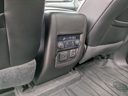 Used 2019 Buick Enclave Avenir w/ Avenir Technology Package AWD/4WD image 19