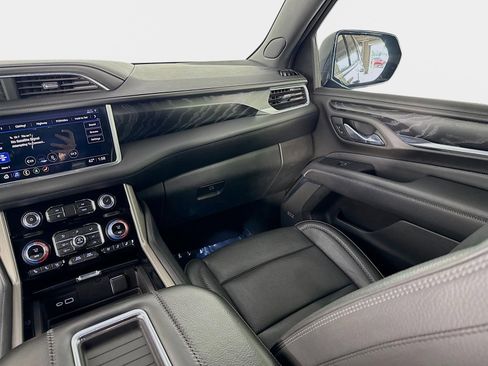 Certified 2021 GMC Yukon XL Denali w/ Denali Premium Package image 25