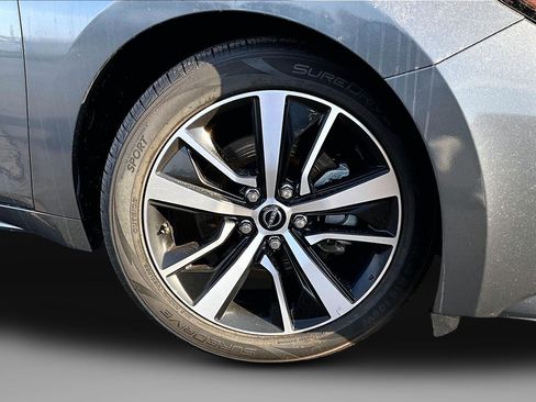 Used 2023 Nissan Maxima SV w/ Floor Mat Group FWD image 9