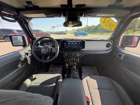 Used 2024 Jeep Wrangler Unlimited Sport AWD/4WD image 21