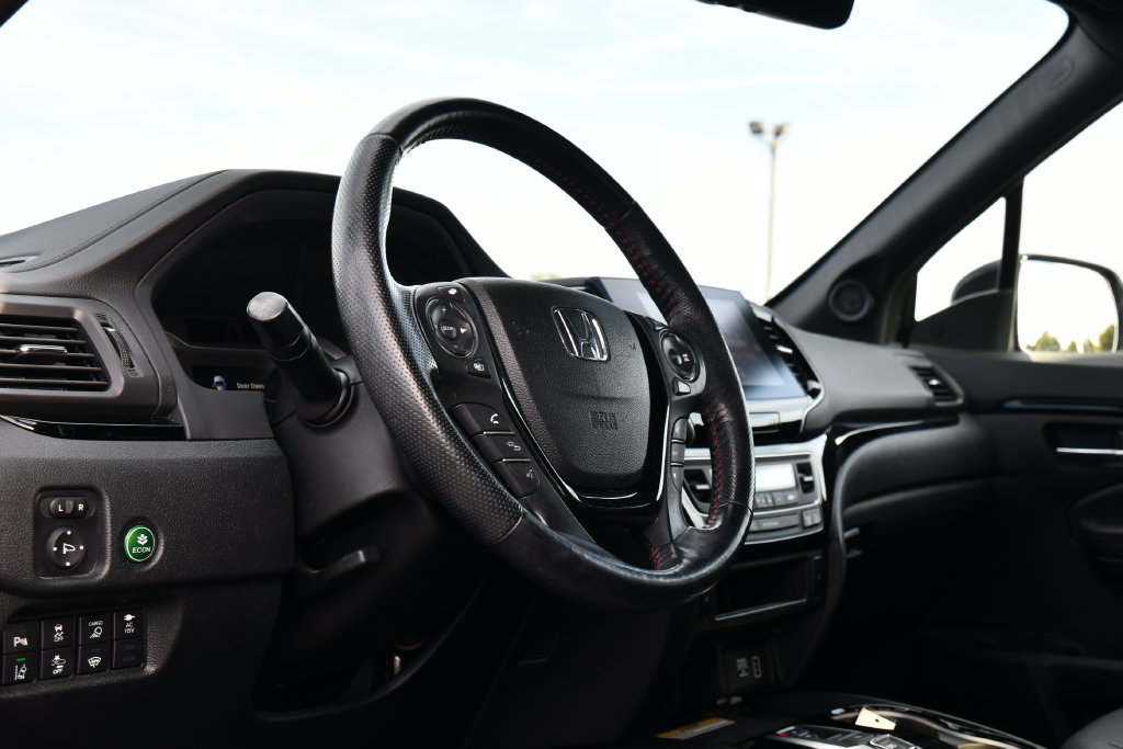Used 2023 Honda Ridgeline Black Edition image 13