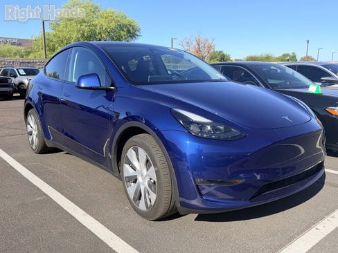 Used 2024 Tesla Model Y Long Range AWD/4WD image 5