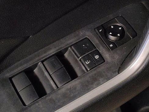 Used 2019 Toyota RAV4 XLE FWD image 27