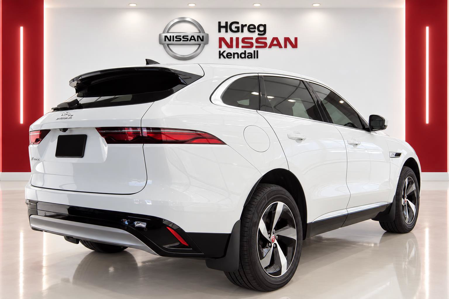 Used 2023 Jaguar F-PACE S AWD/4WD image 4