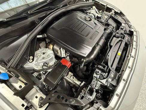 Used 2019 Jaguar F-PACE Premium image 66