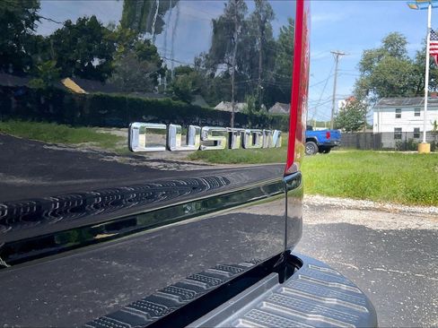 Used 2024 Chevrolet Silverado 2500 Custom w/ Custom Value Package AWD/4WD image 8