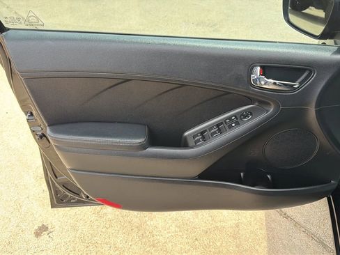 Used 2014 Kia Forte LX w/ Popular Package image 9