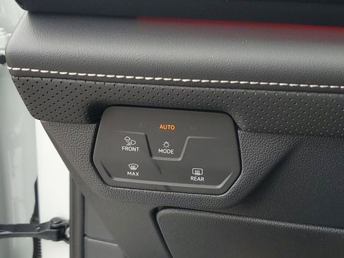 New 2026 Volkswagen Atlas Cross Sport SEL R-Line AWD/4WD image 22