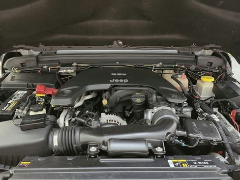 Used 2021 Jeep Gladiator Mojave AWD/4WD image 34