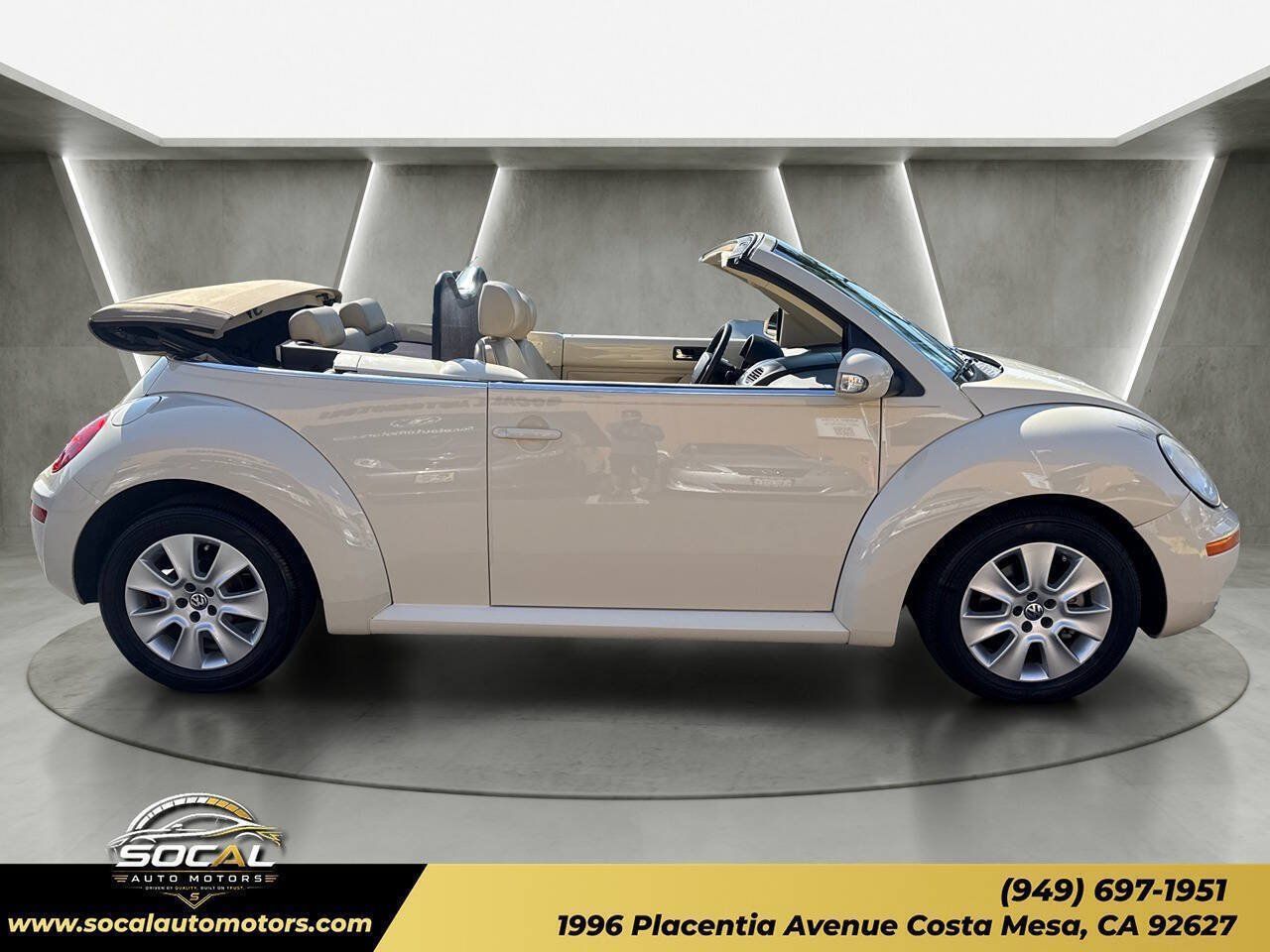 Used 2010 Volkswagen Beetle Convertible FWD image 6