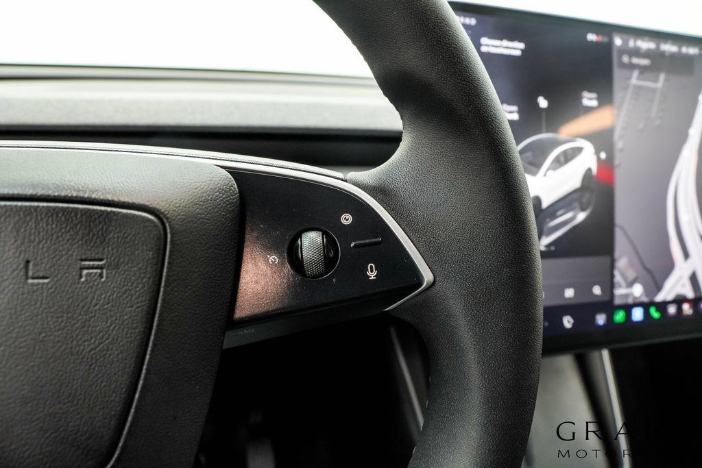 Used 2026 Tesla Model Y 2WD image 30