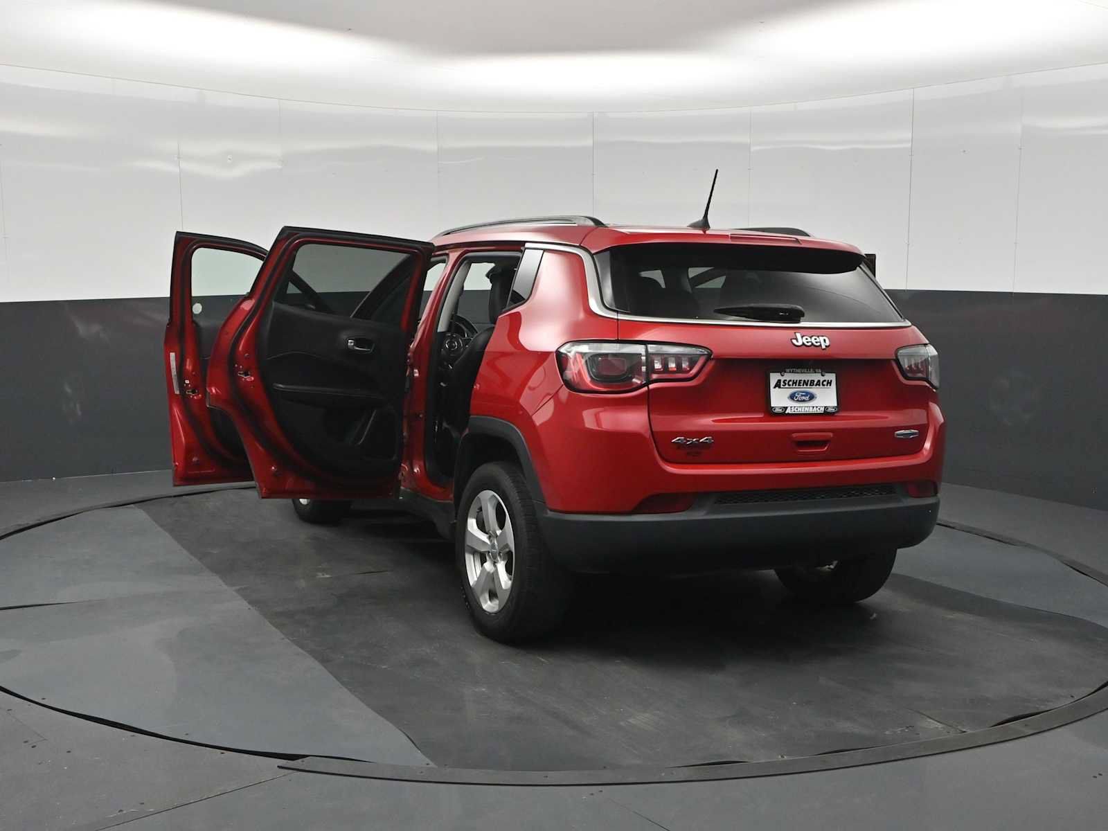 Used 2019 Jeep Compass Latitude w/ Popular Equipment Group AWD/4WD image 33