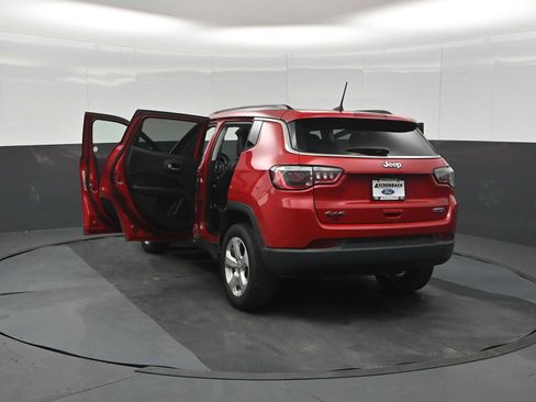 Used 2019 Jeep Compass Latitude w/ Popular Equipment Group AWD/4WD image 33