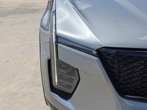 Used 2024 Cadillac XT4 Sport FWD image 10