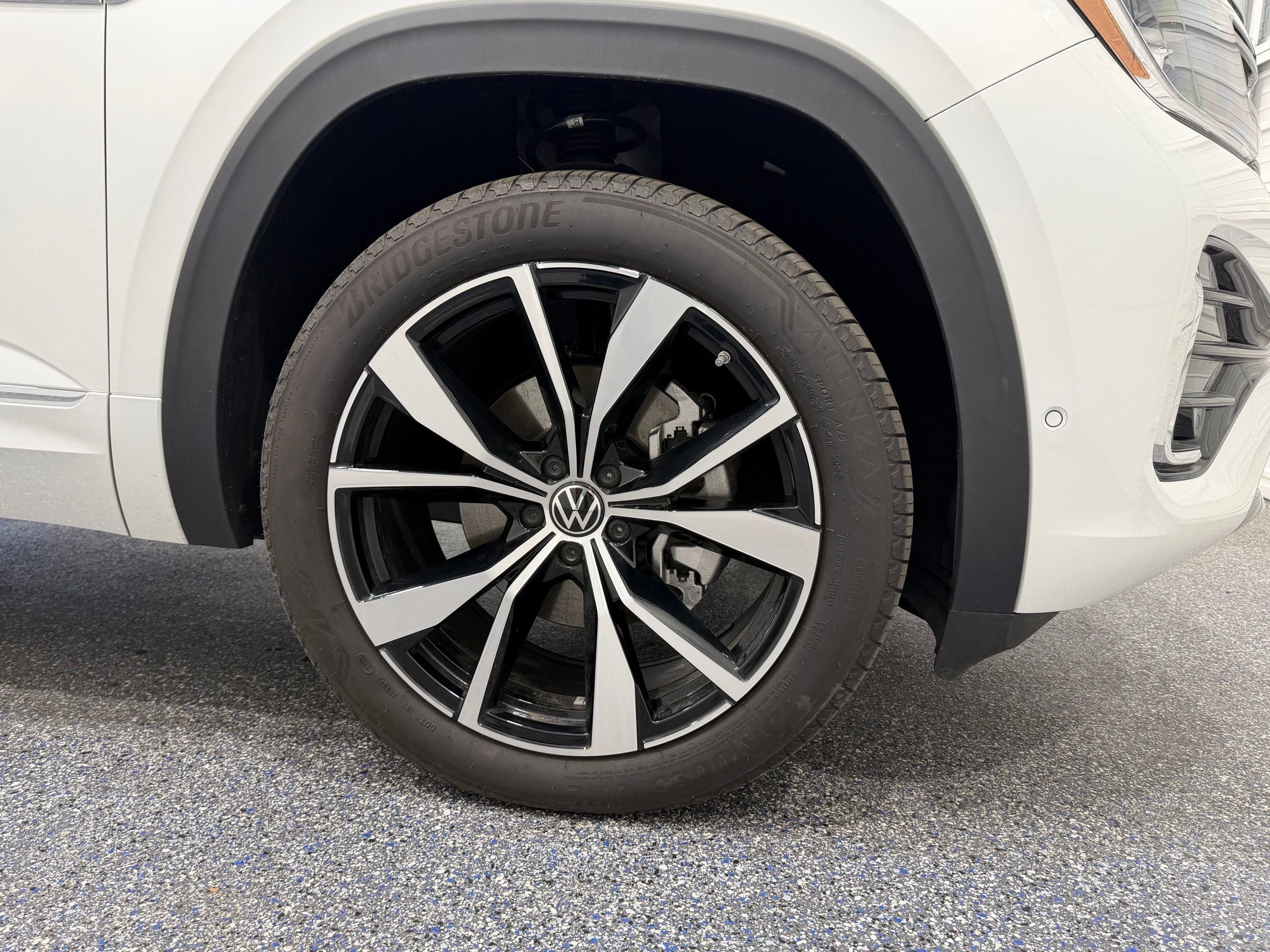 New 2025 Volkswagen Atlas SEL Premium R-Line AWD/4WD image 14