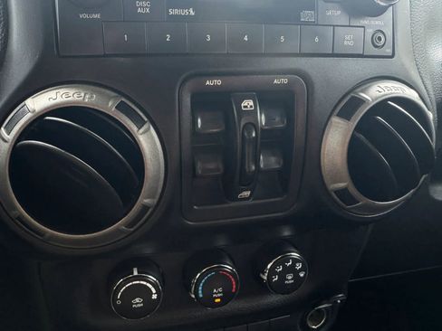 Used 2014 Jeep Wrangler Unlimited Sport w/ Quick Order Package 24S AWD/4WD image 15