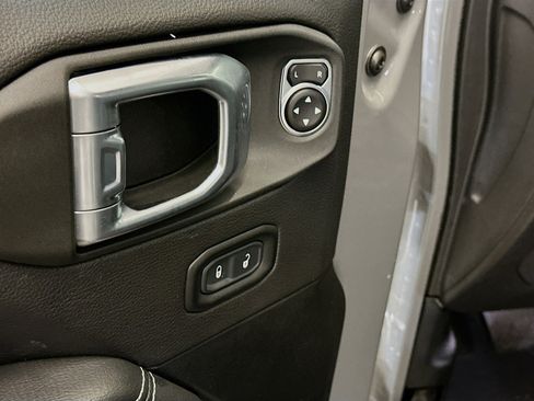 Used 2023 Jeep Wrangler Sahara w/ Cold Weather Group image 15