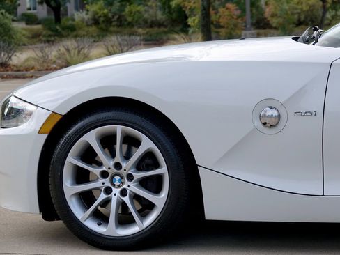 Used 2006 BMW Z4 3.0i image 21