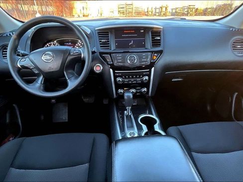 Used 2019 Nissan Pathfinder S image 14