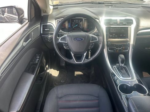 Used 2016 Ford Fusion SE FWD image 27