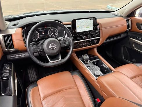 Used 2022 Nissan Pathfinder Platinum w/ Cargo Package image 14