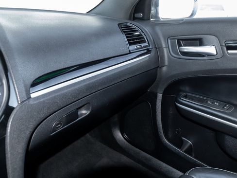 Used 2021 Chrysler 300 S image 28