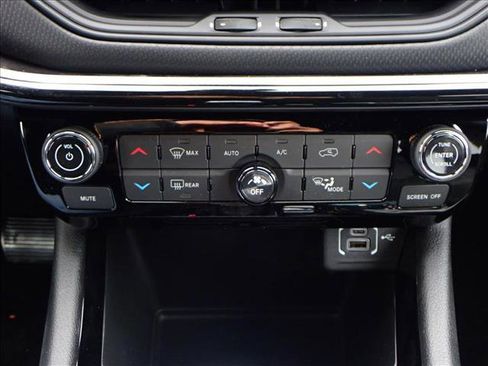 New 2026 Jeep Compass Latitude image 20