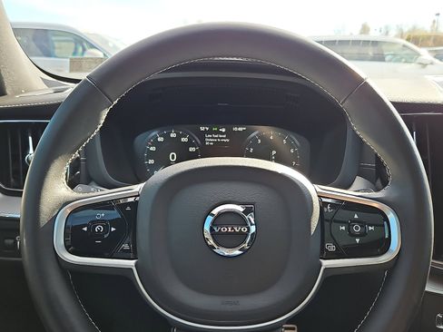 Used 2021 Volvo XC60 T6 R-Design image 20