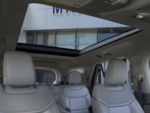 New 2026 Ford Explorer Active w/ Active Comfort Package image 23