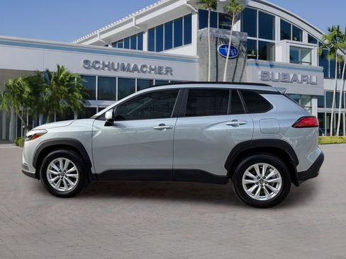 Used 2024 Toyota Corolla Cross LE FWD image 4