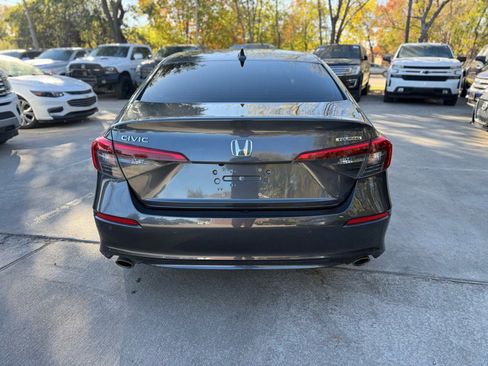 Used 2022 Honda Civic Touring image 4