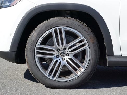 Certified 2025 Mercedes-Benz GLS 450 4MATIC image 10