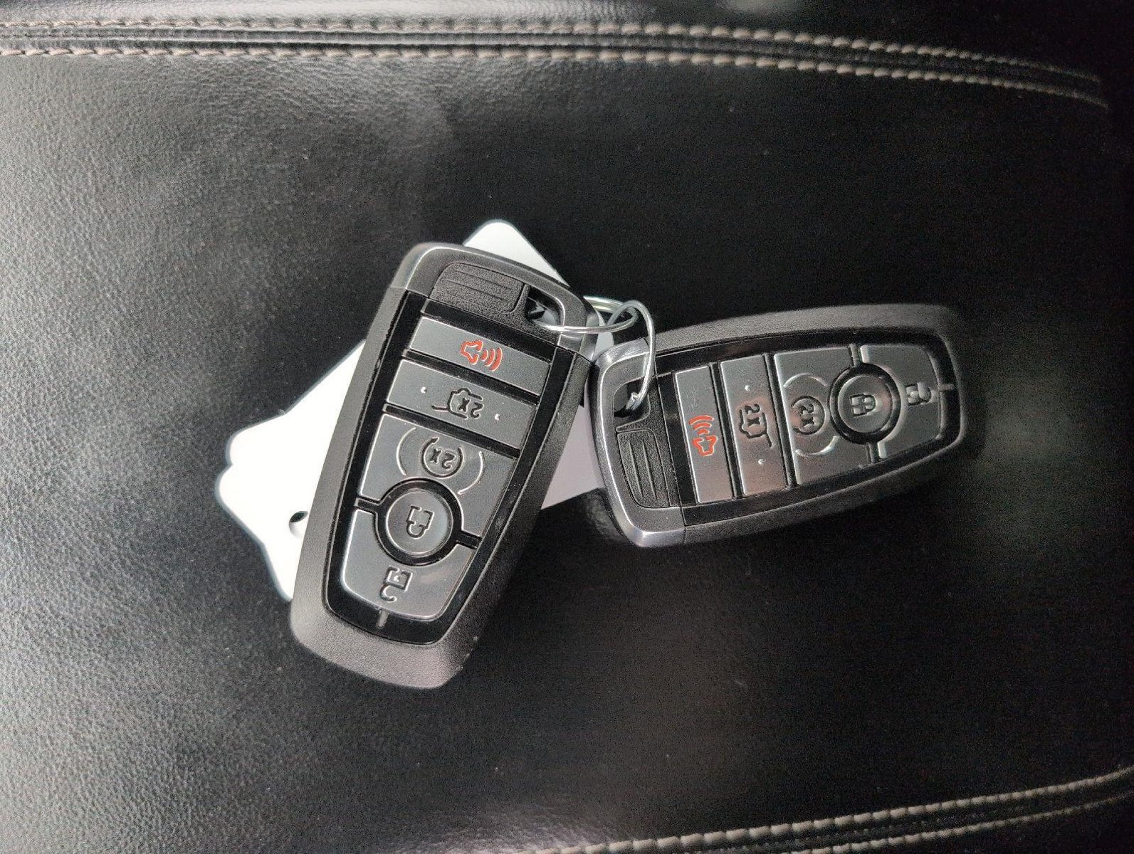 Used 2024 Ford Explorer XLT w/ Equipment Group 202A AWD/4WD image 28