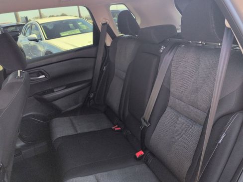 Used 2024 Nissan Rogue SV image 14