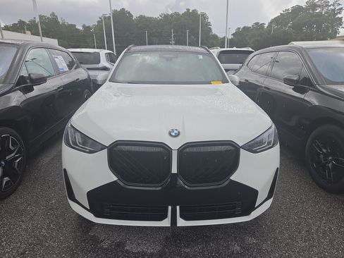 Used 2025 BMW X3 xDrive30i w/ Premium Package AWD/4WD image 2