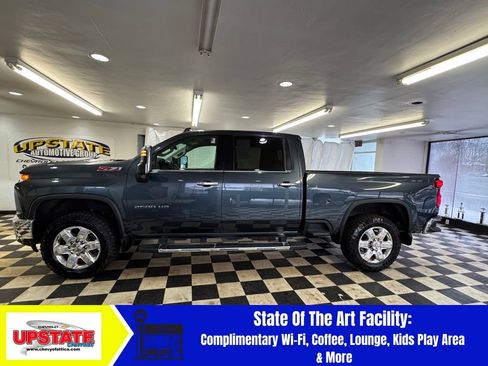 Used 2020 Chevrolet Silverado 2500 LTZ w/ LTZ Premium Package image 3
