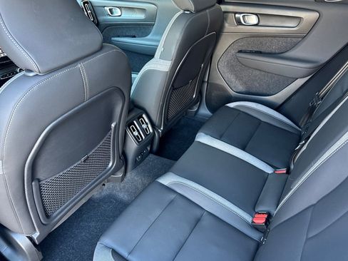 Certified 2025 Volvo EX40 Plus w/ Climate Package RWD image 5