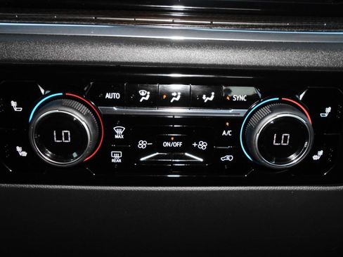 Used 2023 Chevrolet Silverado 1500 LT w/ Z71 Off-Road Package image 15