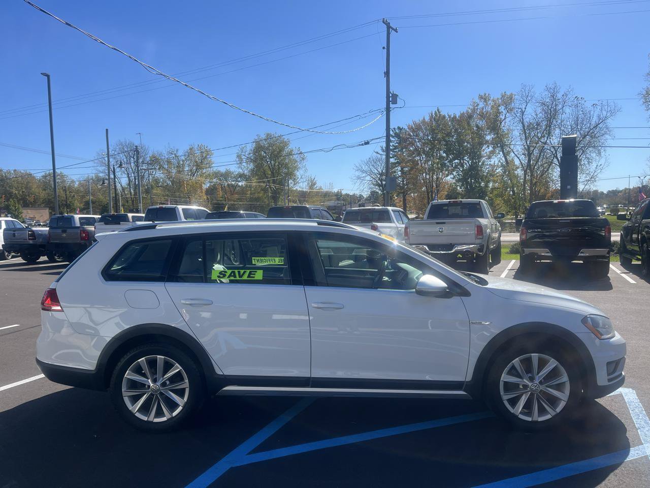 Used 2017 Volkswagen Golf Alltrack SEL AWD/4WD image 4