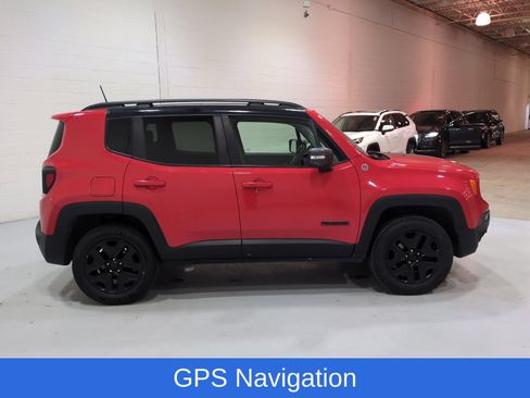 Used 2018 Jeep Renegade Trailhawk AWD/4WD image 2