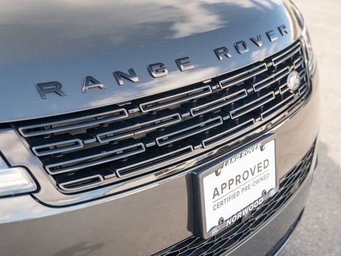 Used 2024 Land Rover Range Rover Sport SE image 16