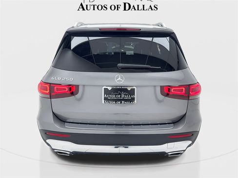 Used 2020 Mercedes-Benz GLB 250 w/ Premium Package image 11